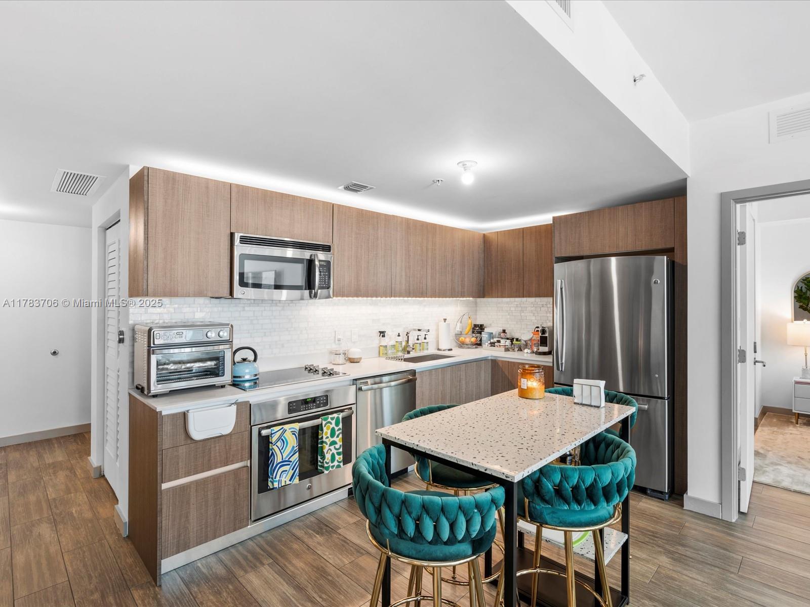 1600 SW 1st Ave # 714