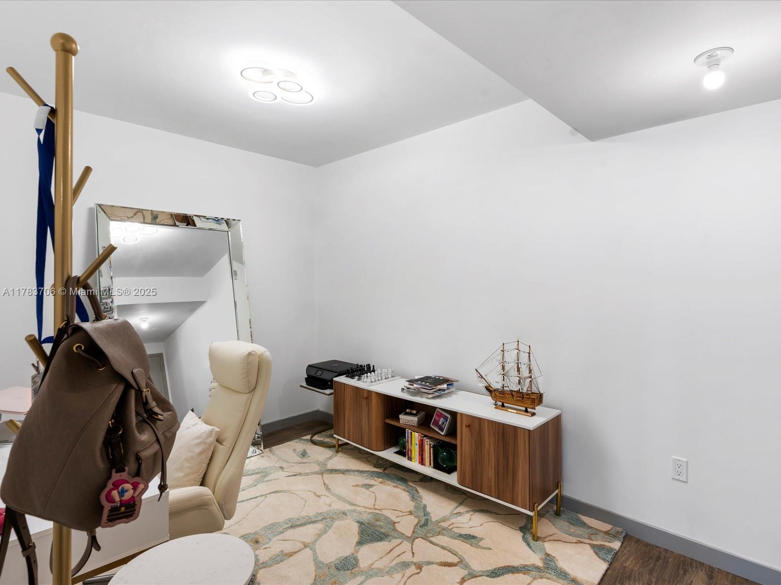 1600 SW 1st Ave # 714