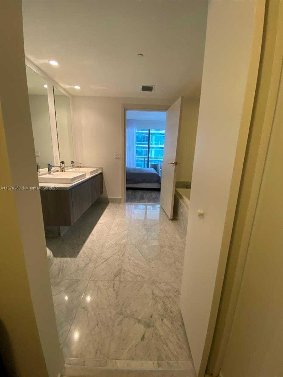 801 S Miami Ave Unit: 2008