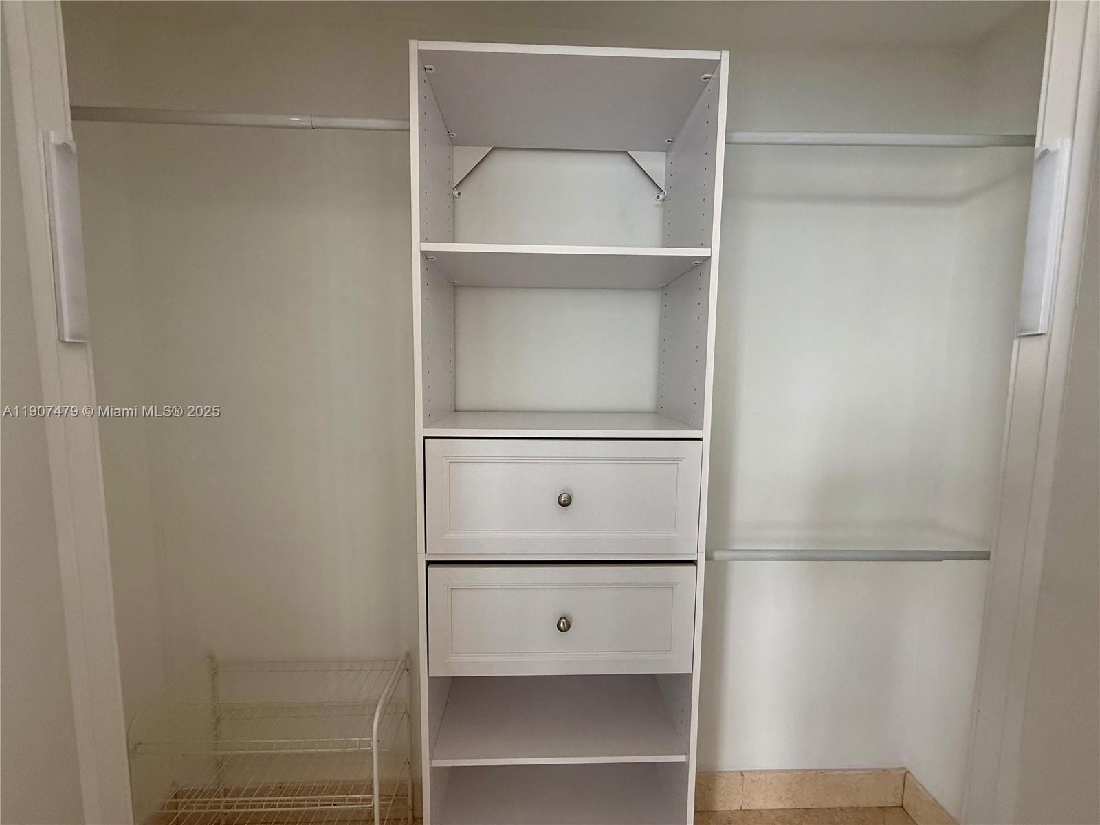 1050 Brickell Ave # 2212