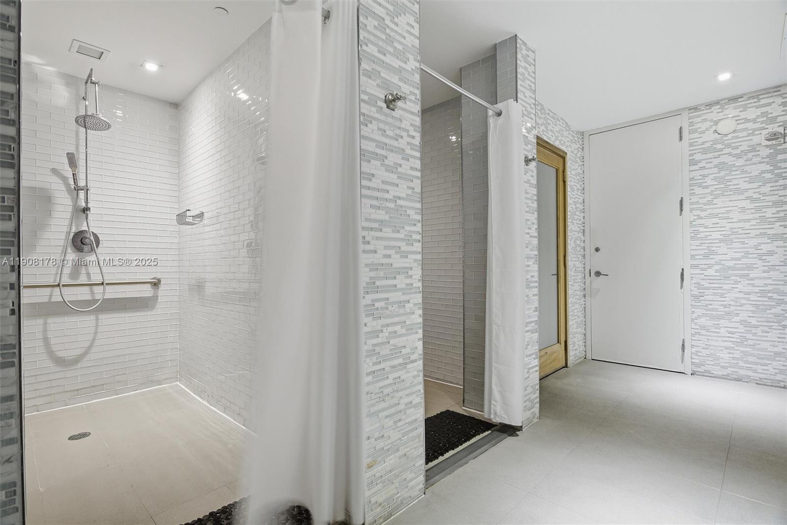 16001 Collins Ave # 3504