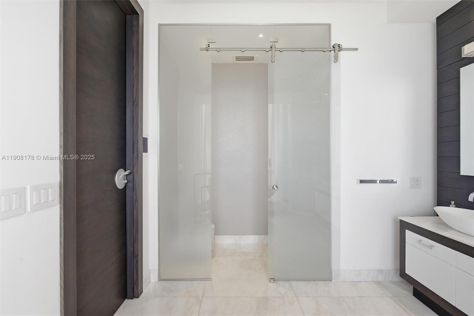 16001 Collins Ave # 3504