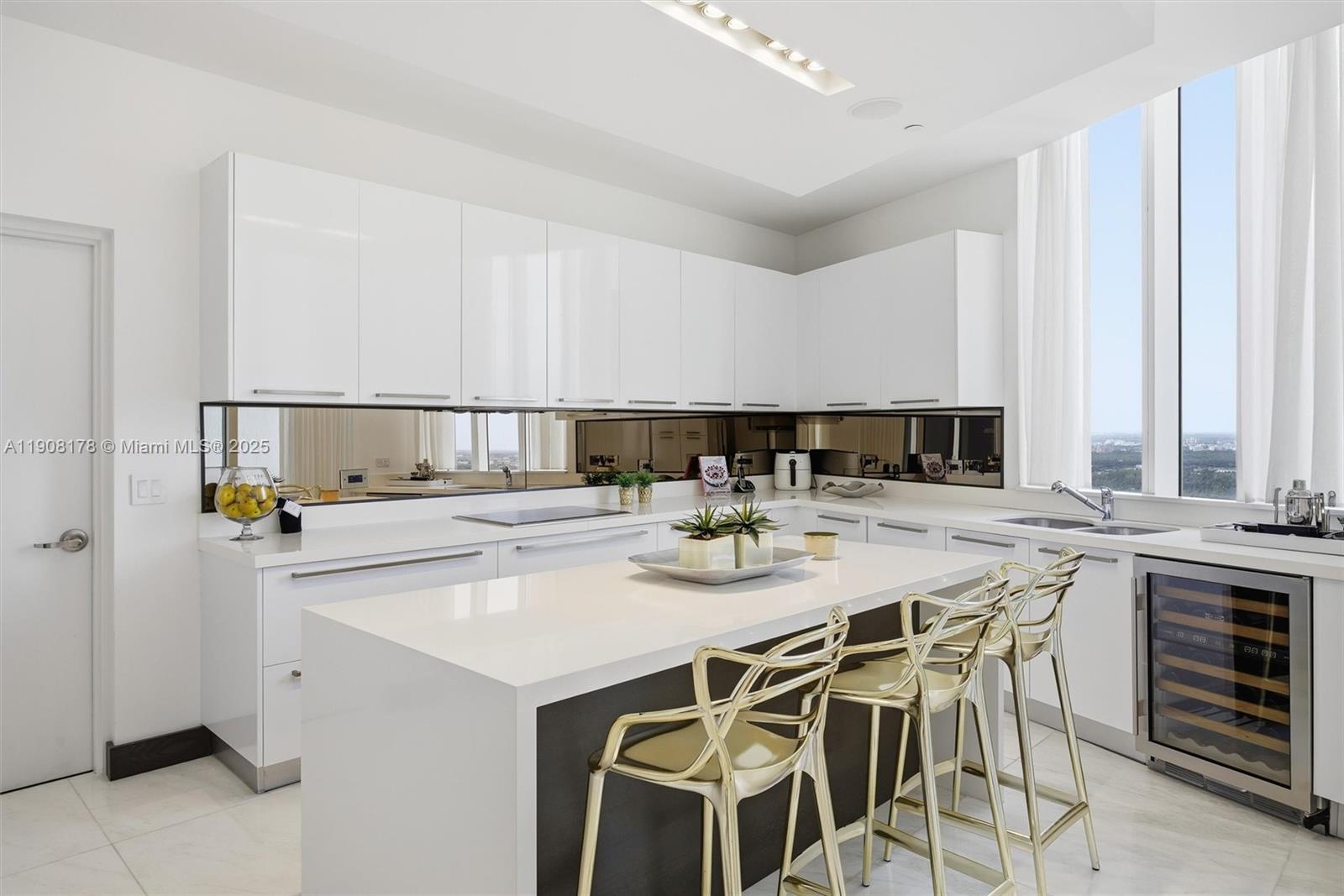 16001 Collins Ave # 3504