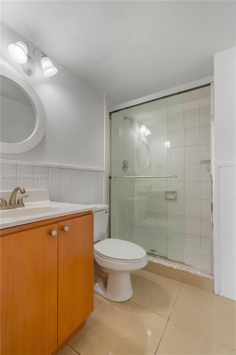 7135 Collins Ave # 613