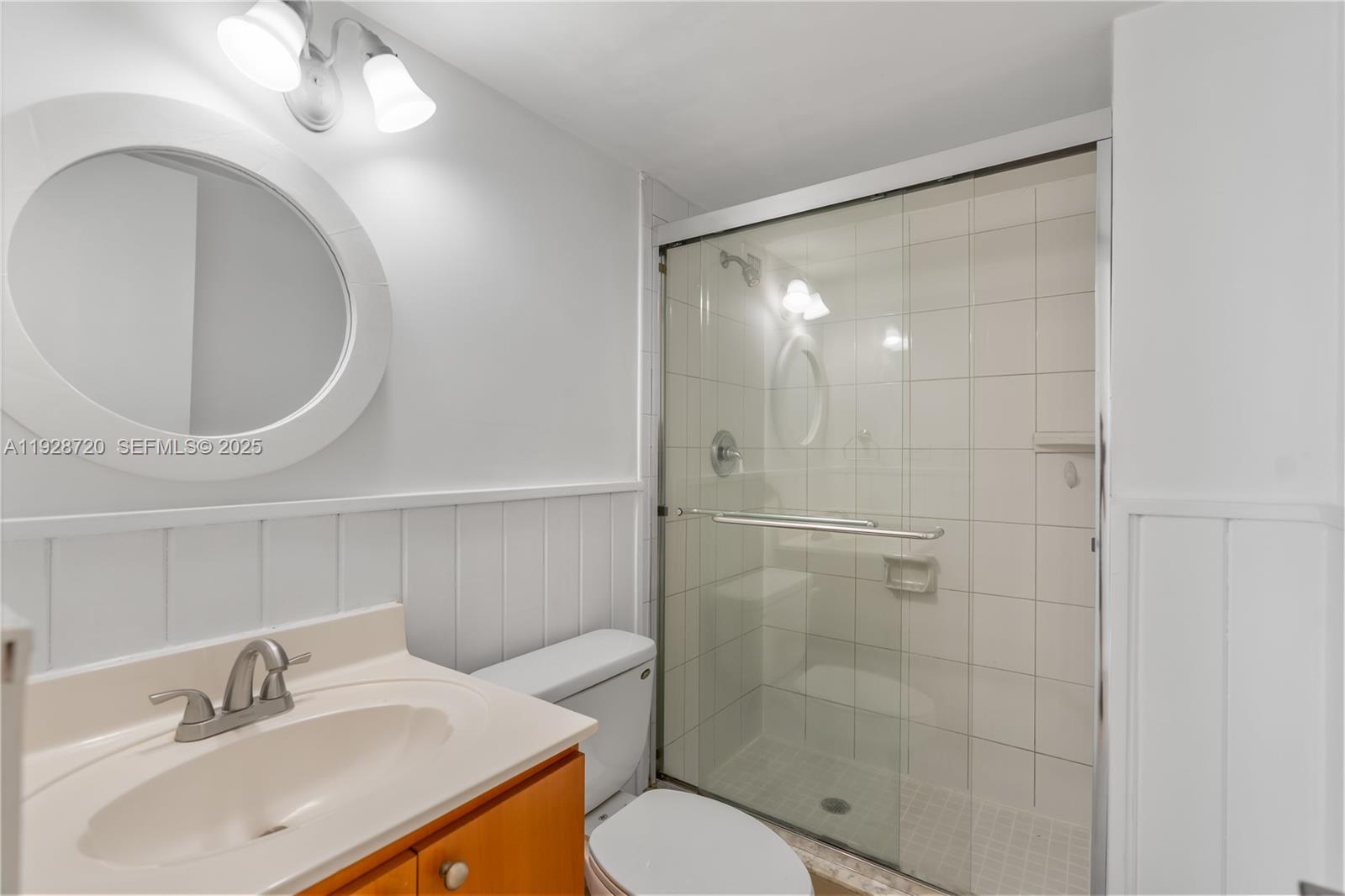 7135 Collins Ave # 613