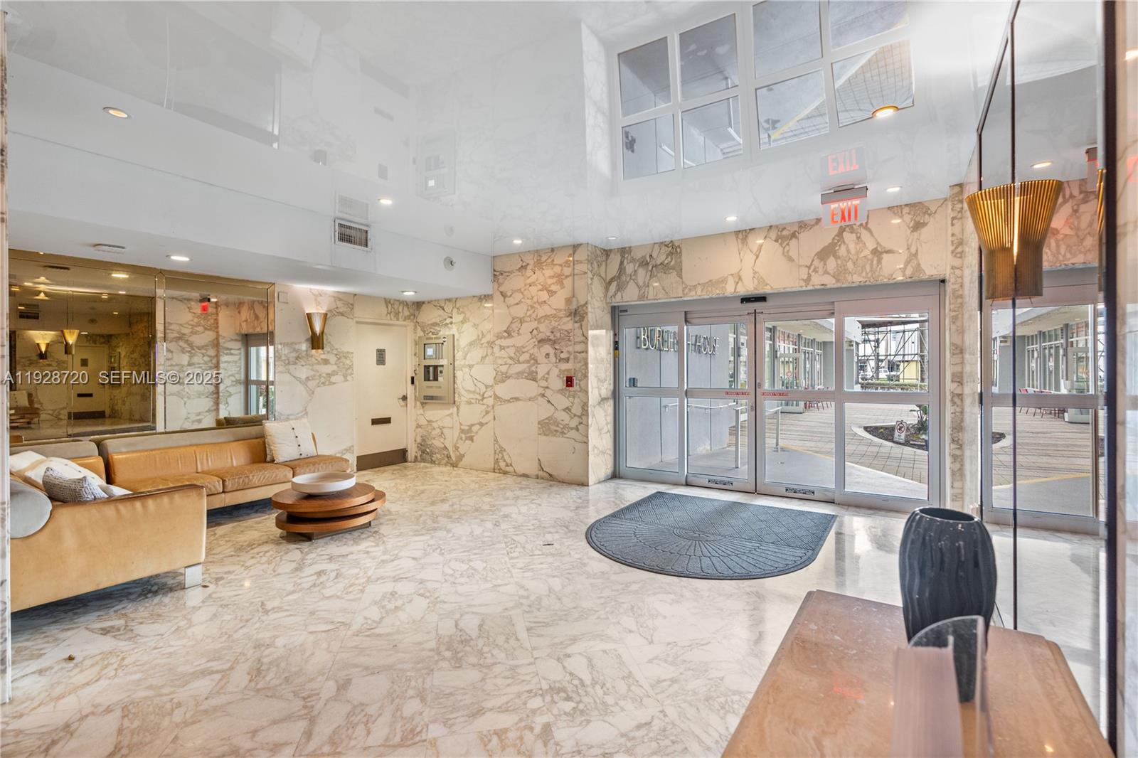 7135 Collins Ave # 613