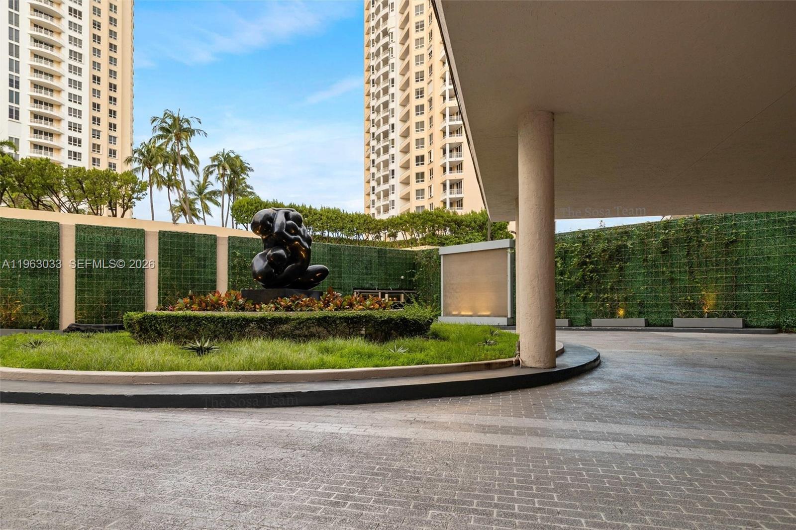 540 Brickell Key Dr # 823