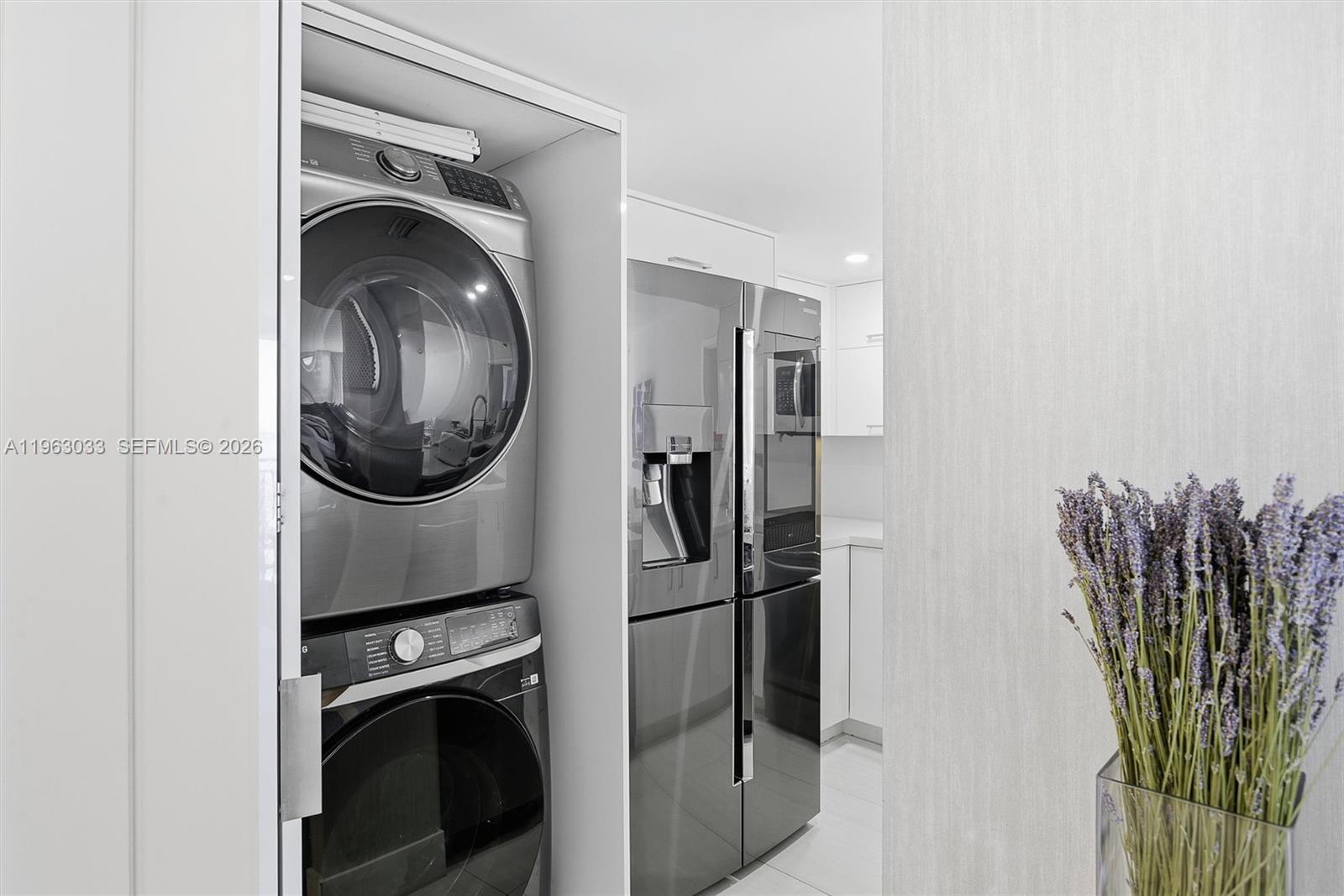 540 Brickell Key Dr # 823