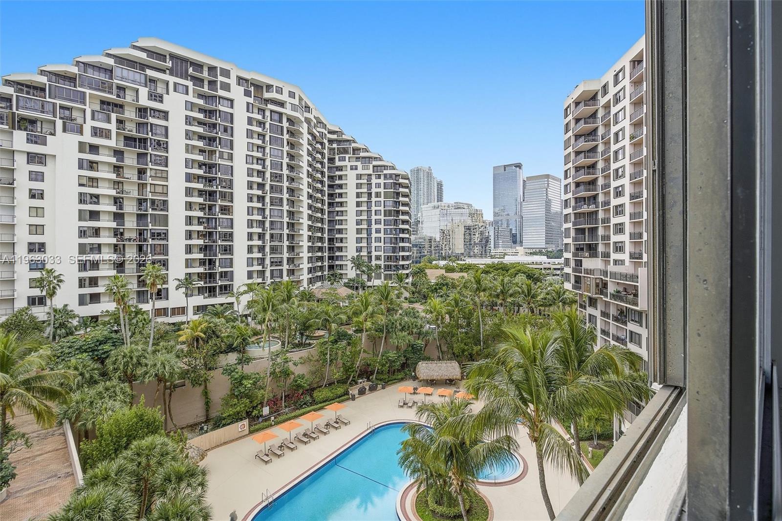 540 Brickell Key Dr # 823