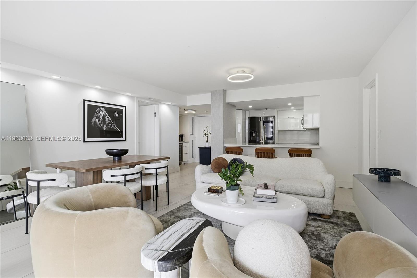 540 Brickell Key Dr # 823