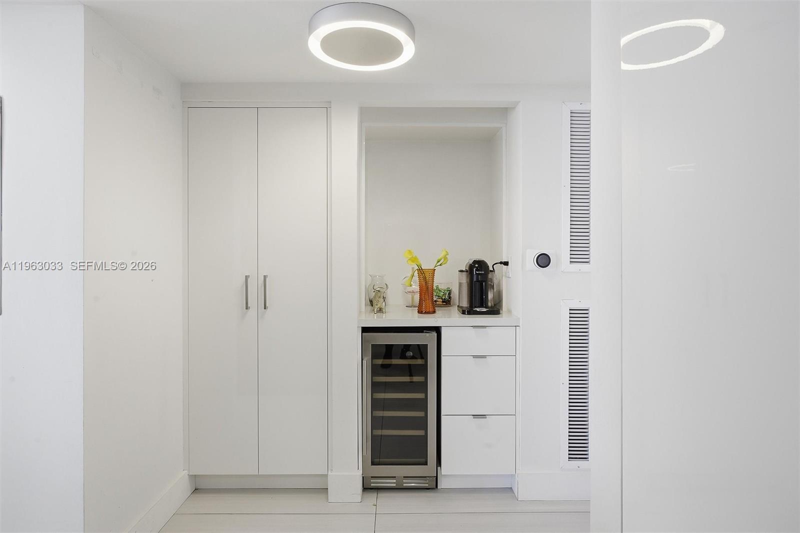 540 Brickell Key Dr # 823