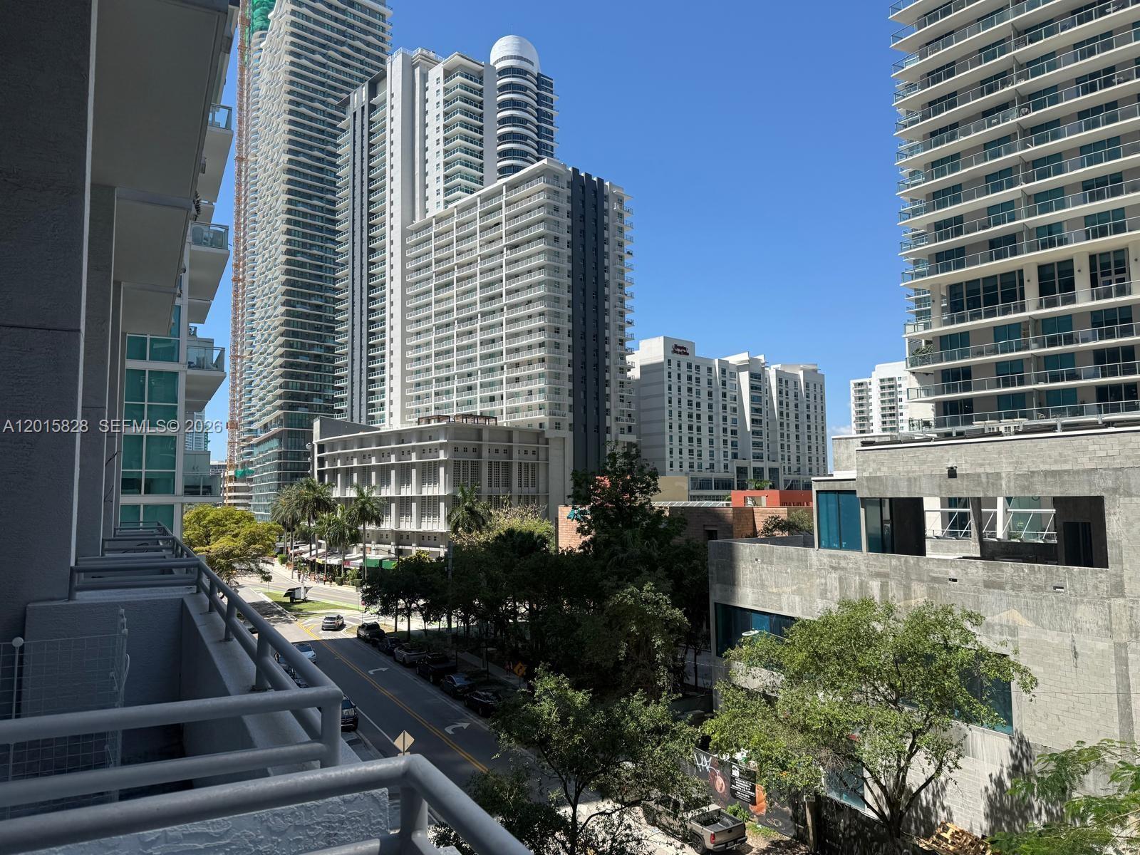 1050 Brickell Ave # 412