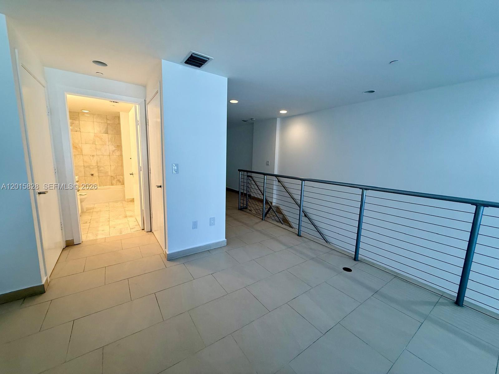 1050 Brickell Ave # 412