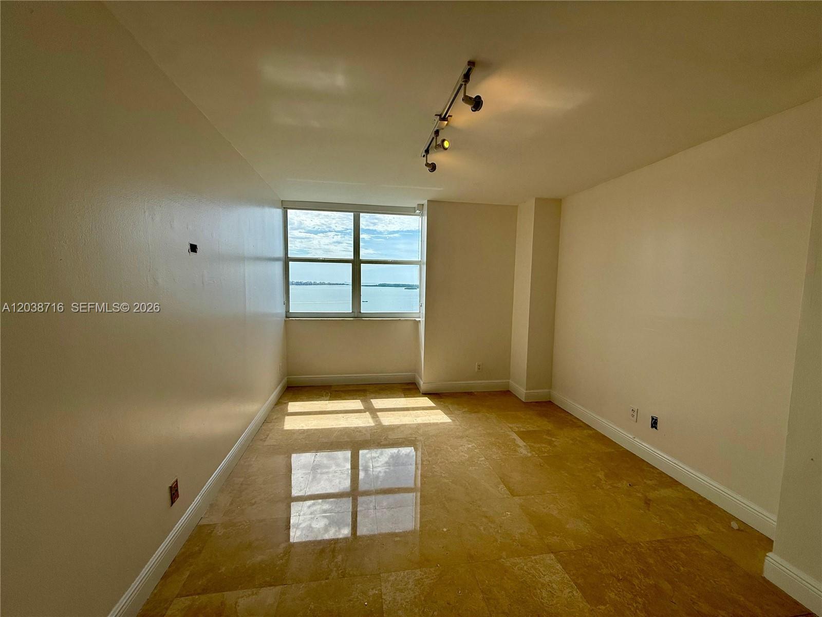 770 Claughton Island Dr # 2016