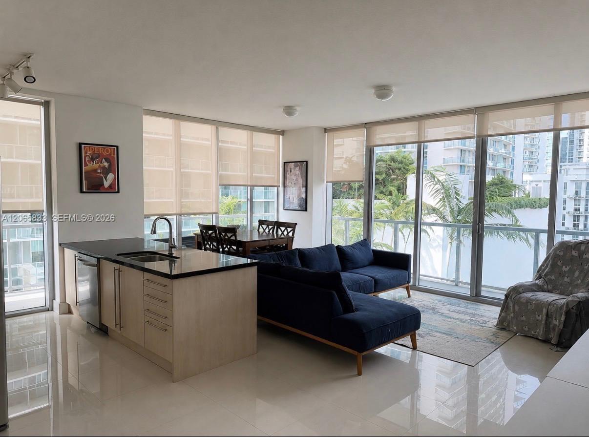 79 SW 12th St Unit: 1207-S