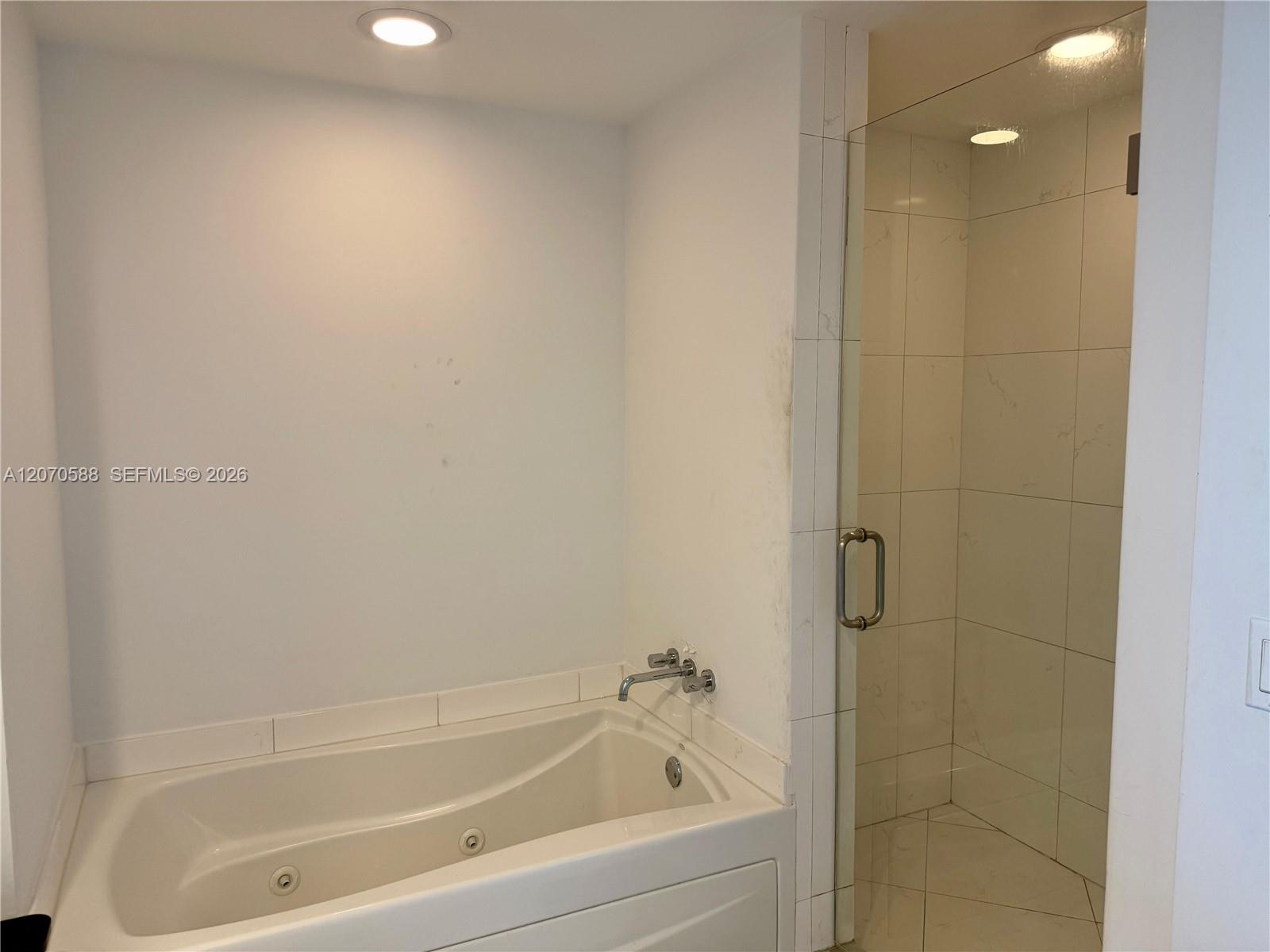55 SE 6th St # 2404