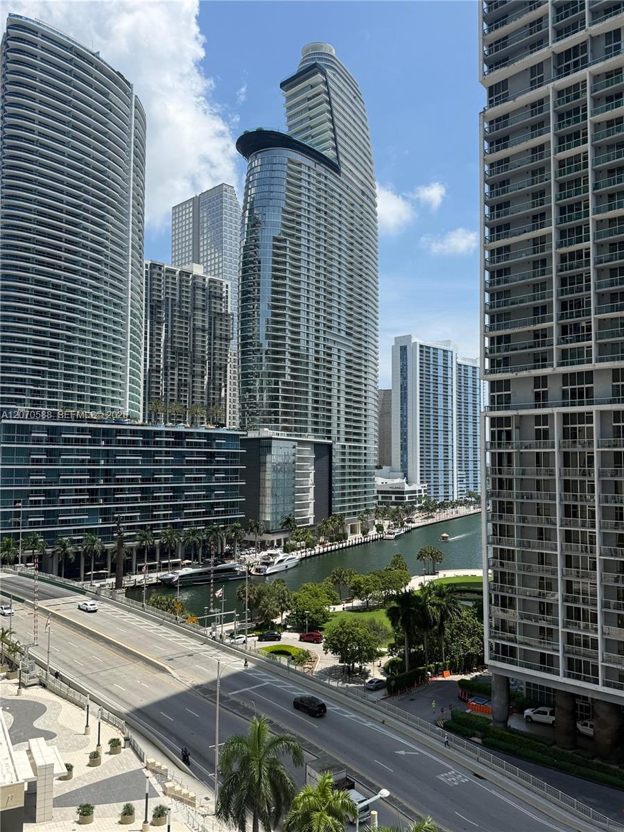 55 SE 6th St # 2404