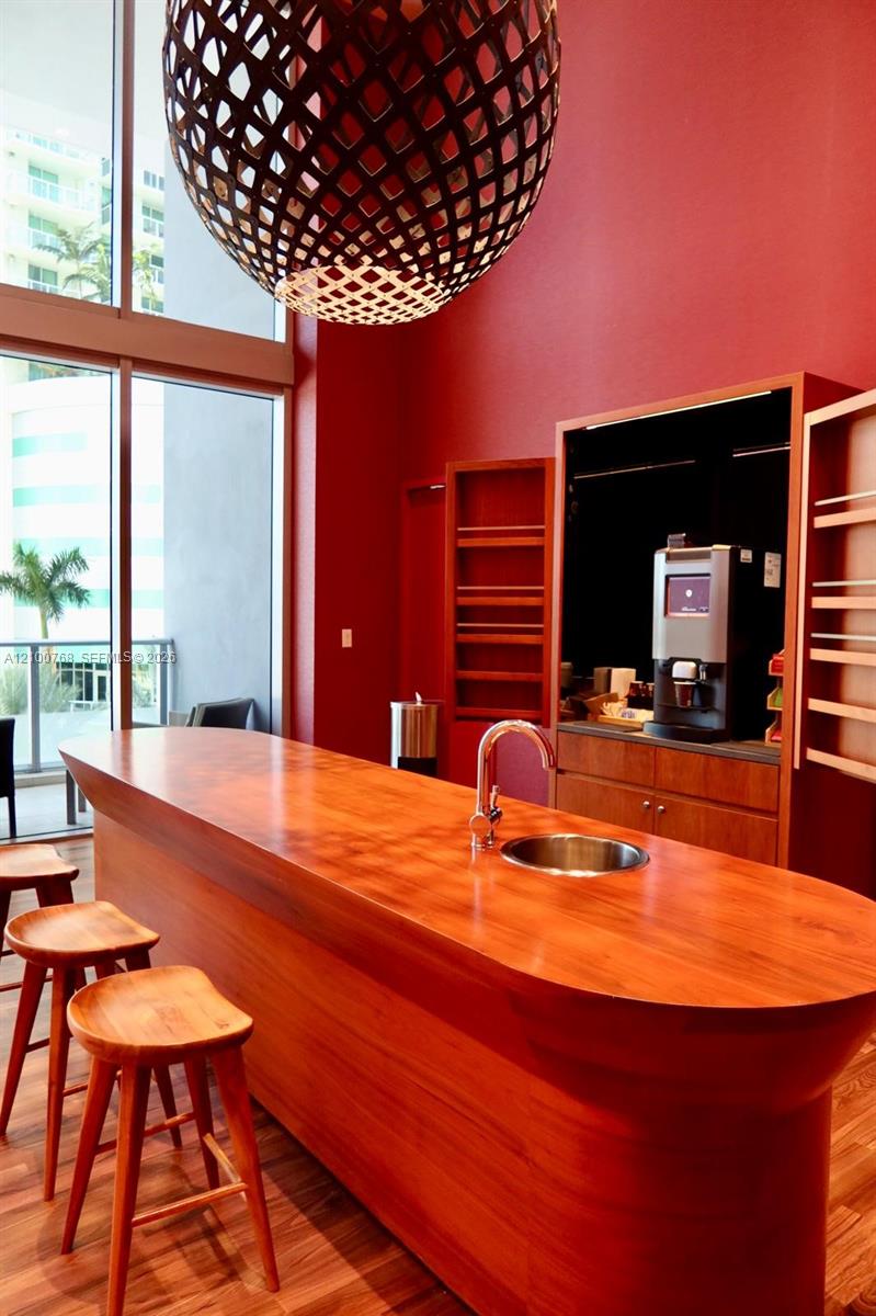 1300 Brickell Bay Dr # 1600