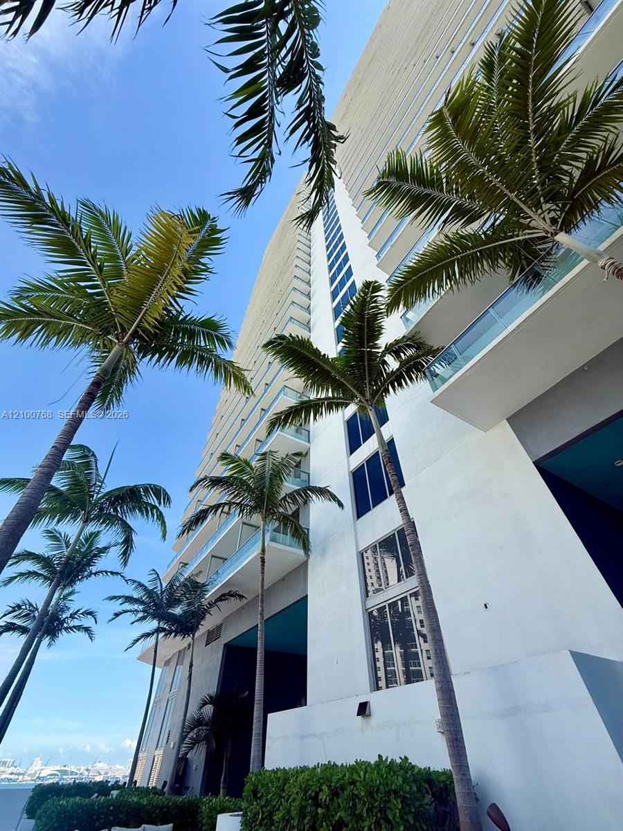 1300 Brickell Bay Dr # 1600