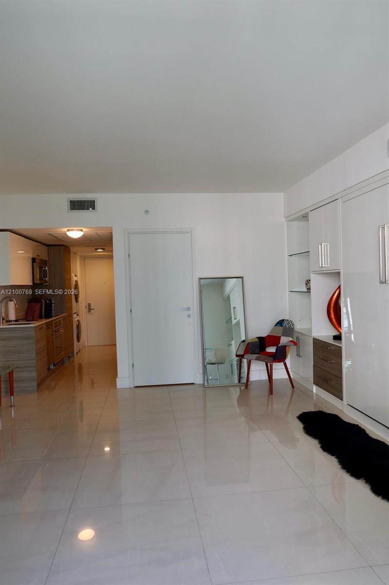1300 Brickell Bay Dr # 1600
