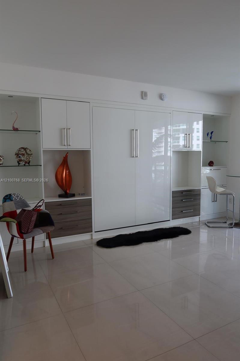 1300 Brickell Bay Dr # 1600