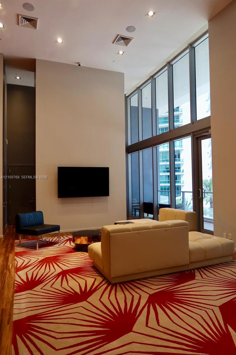 1300 Brickell Bay Dr # 1600