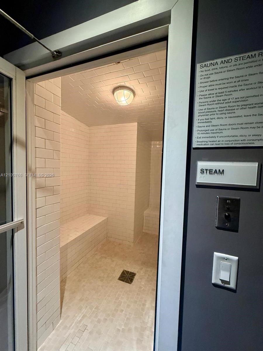 1300 Brickell Bay Dr # 1600