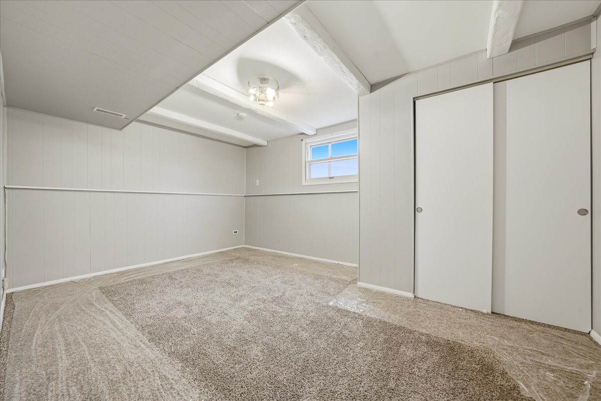 1022 White Bridge Lane