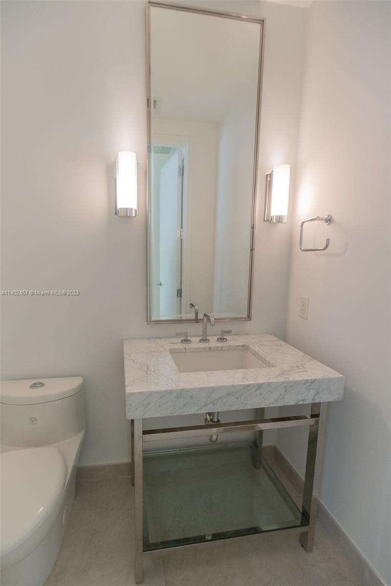 9705 Collins Ave # 1904N