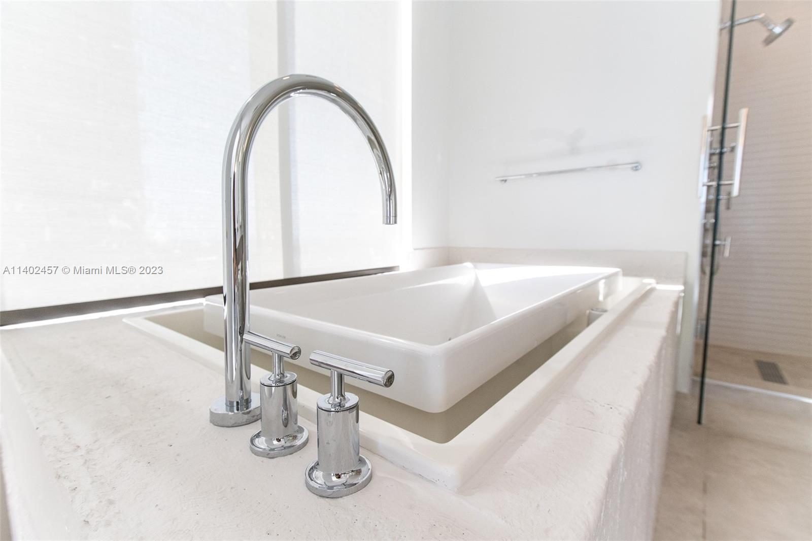 9705 Collins Ave # 1904N