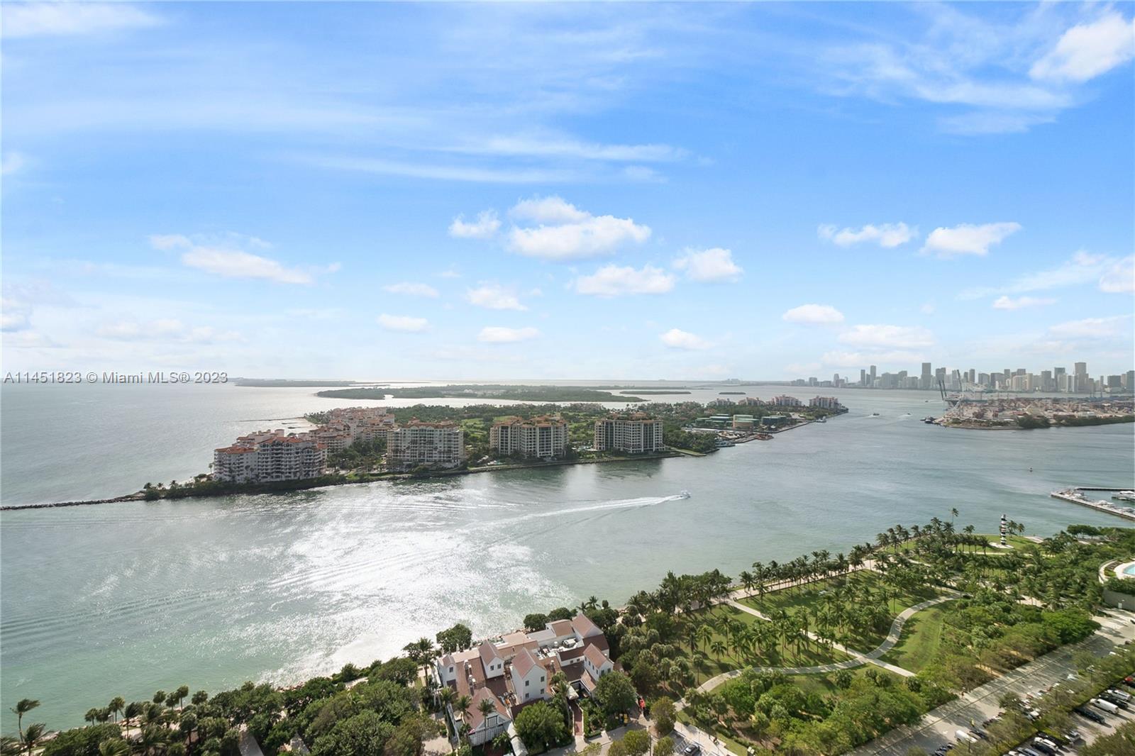 100 S Pointe Dr # 2902