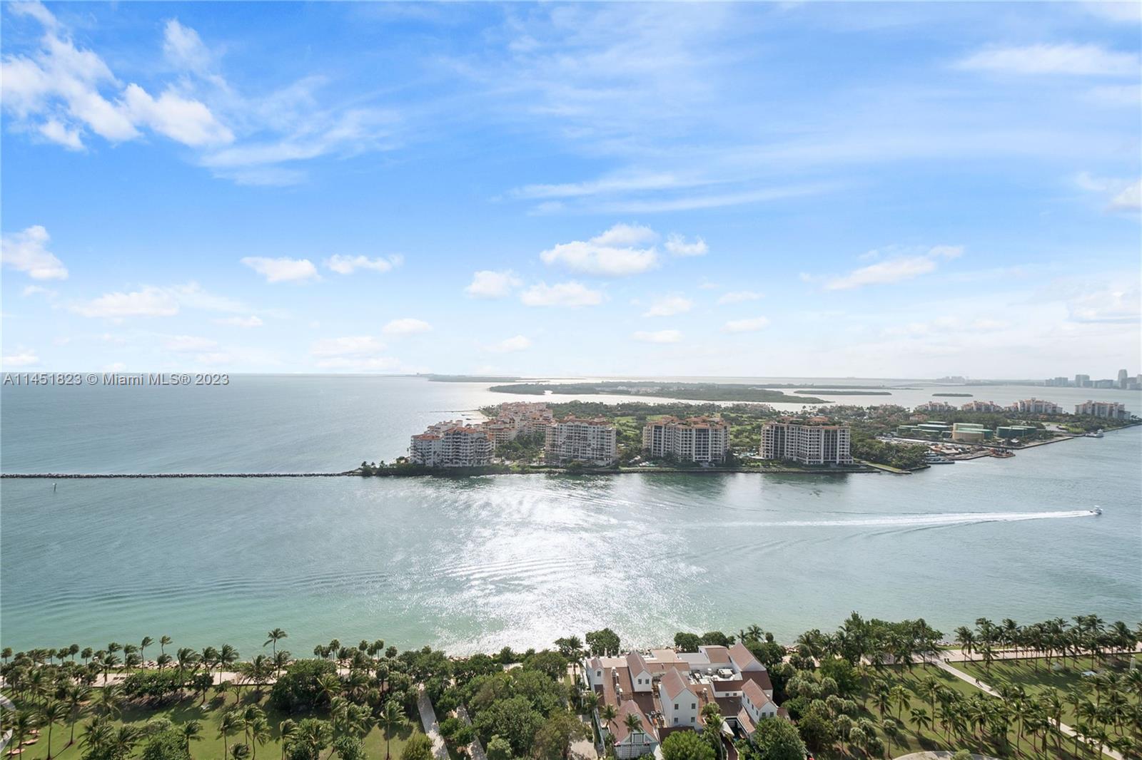 100 S Pointe Dr # 2902