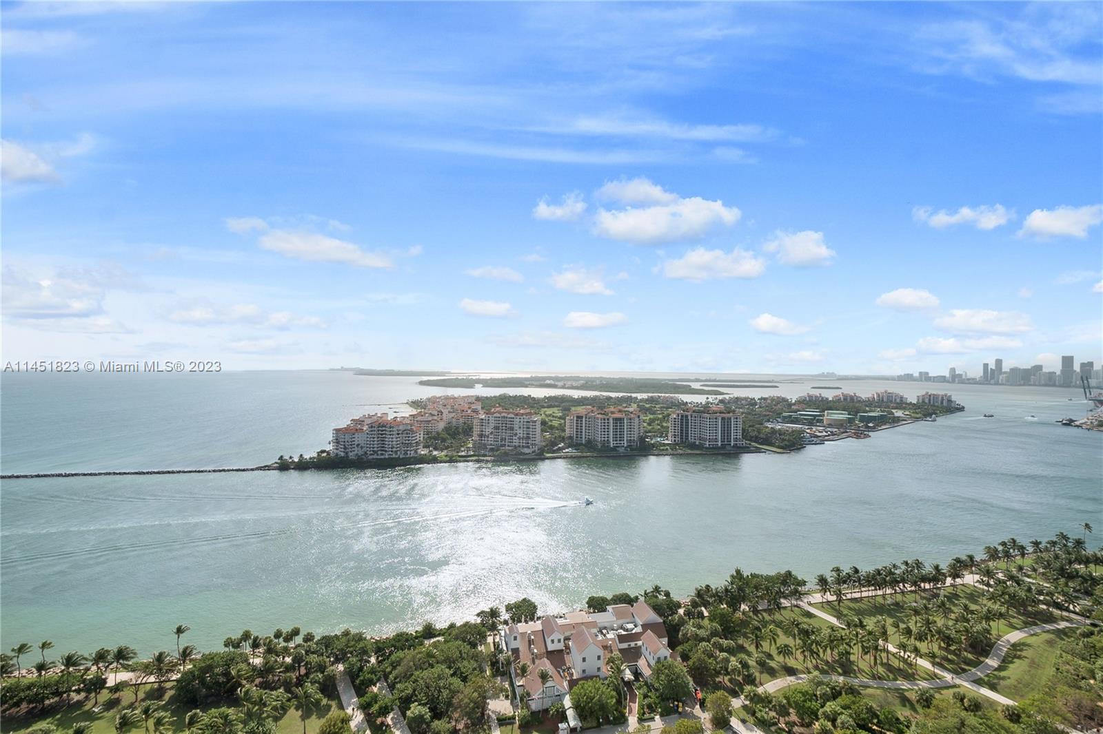 100 S Pointe Dr # 2902