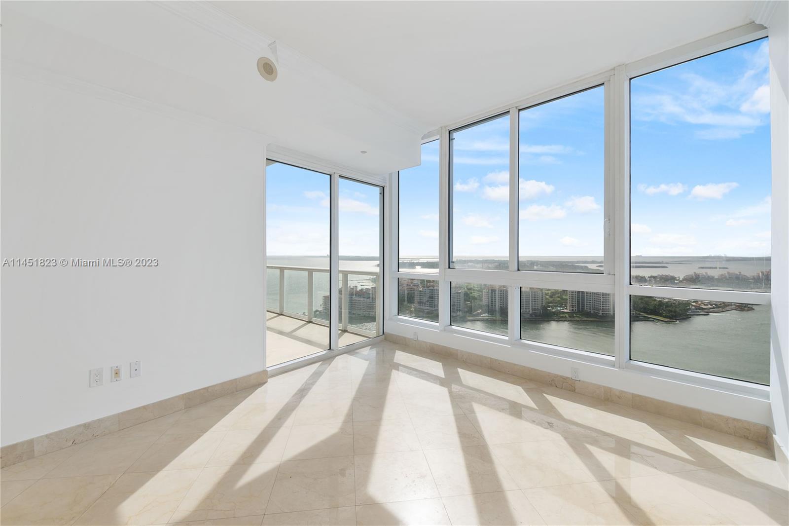 100 S Pointe Dr # 2902