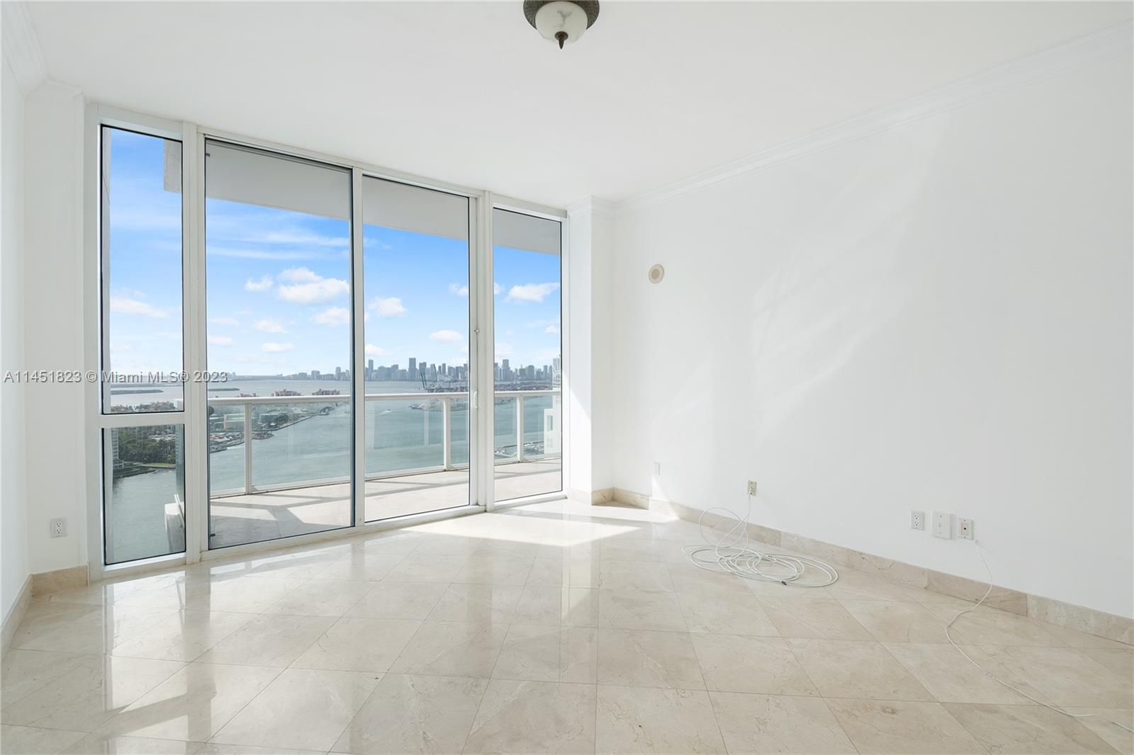 100 S Pointe Dr # 2902