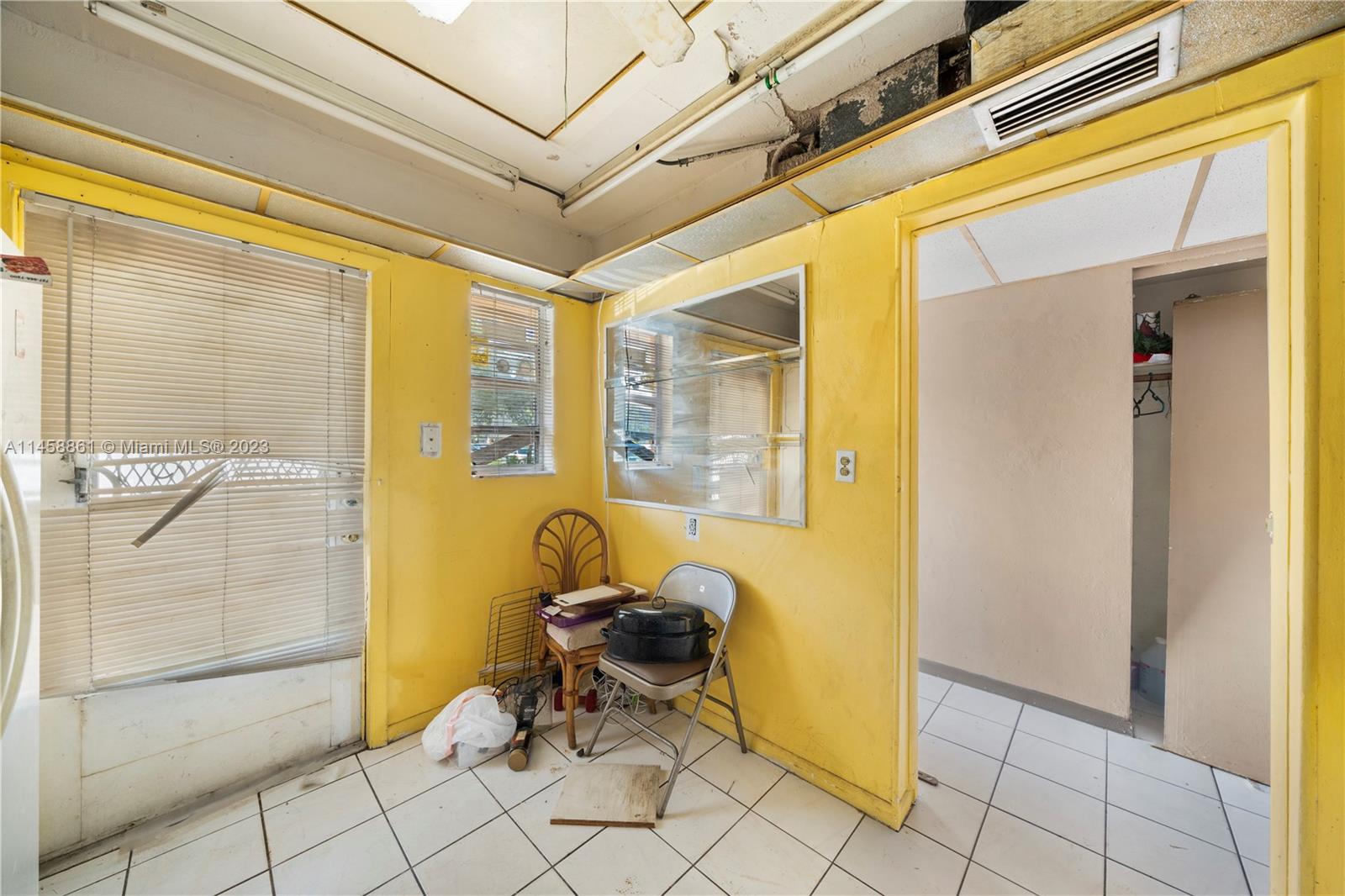 251 NE 187th St # 807