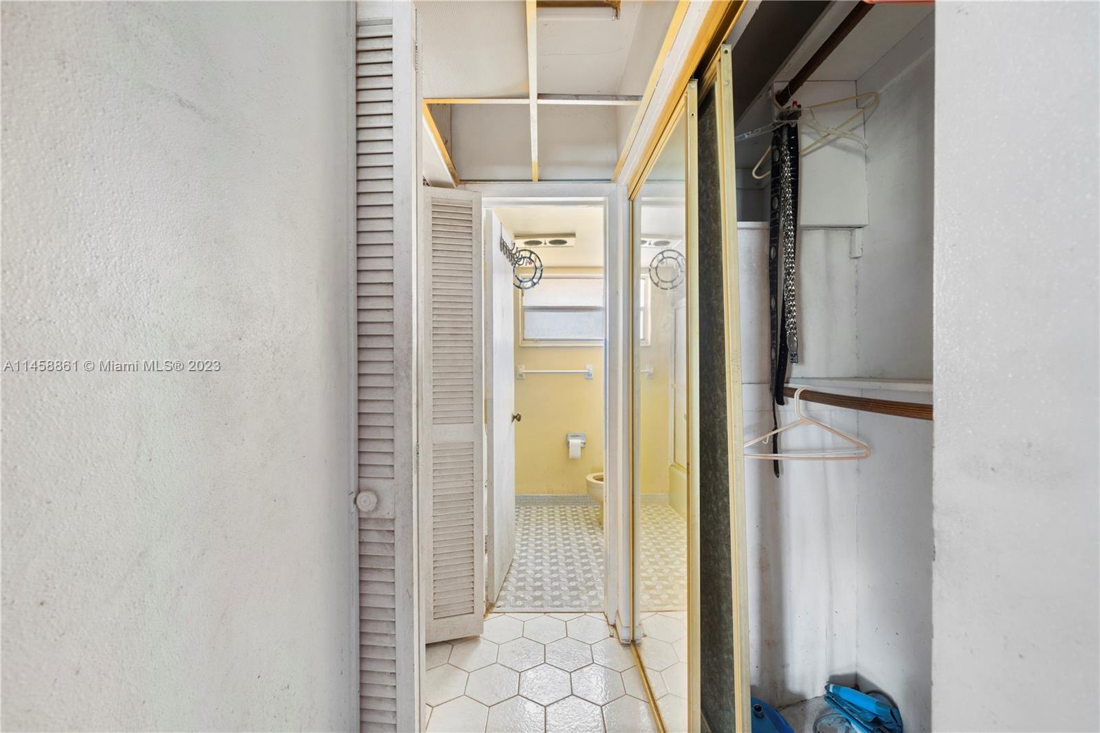 251 NE 187th St # 807