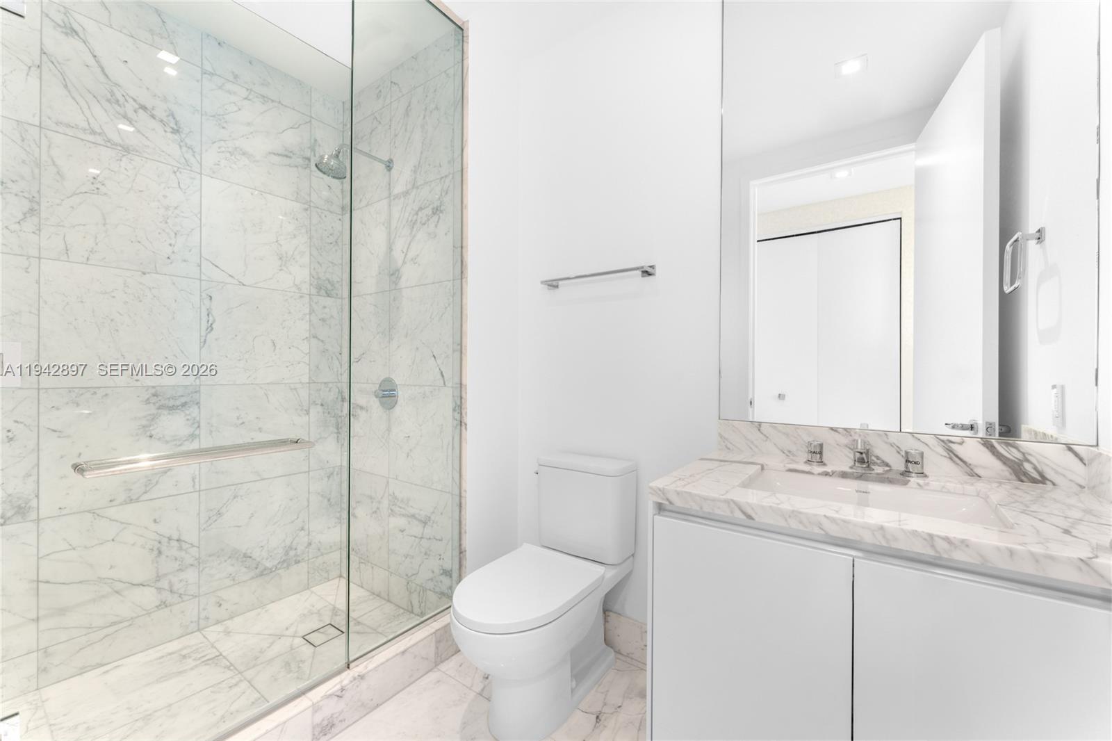 16901 Collins Ave # 1605