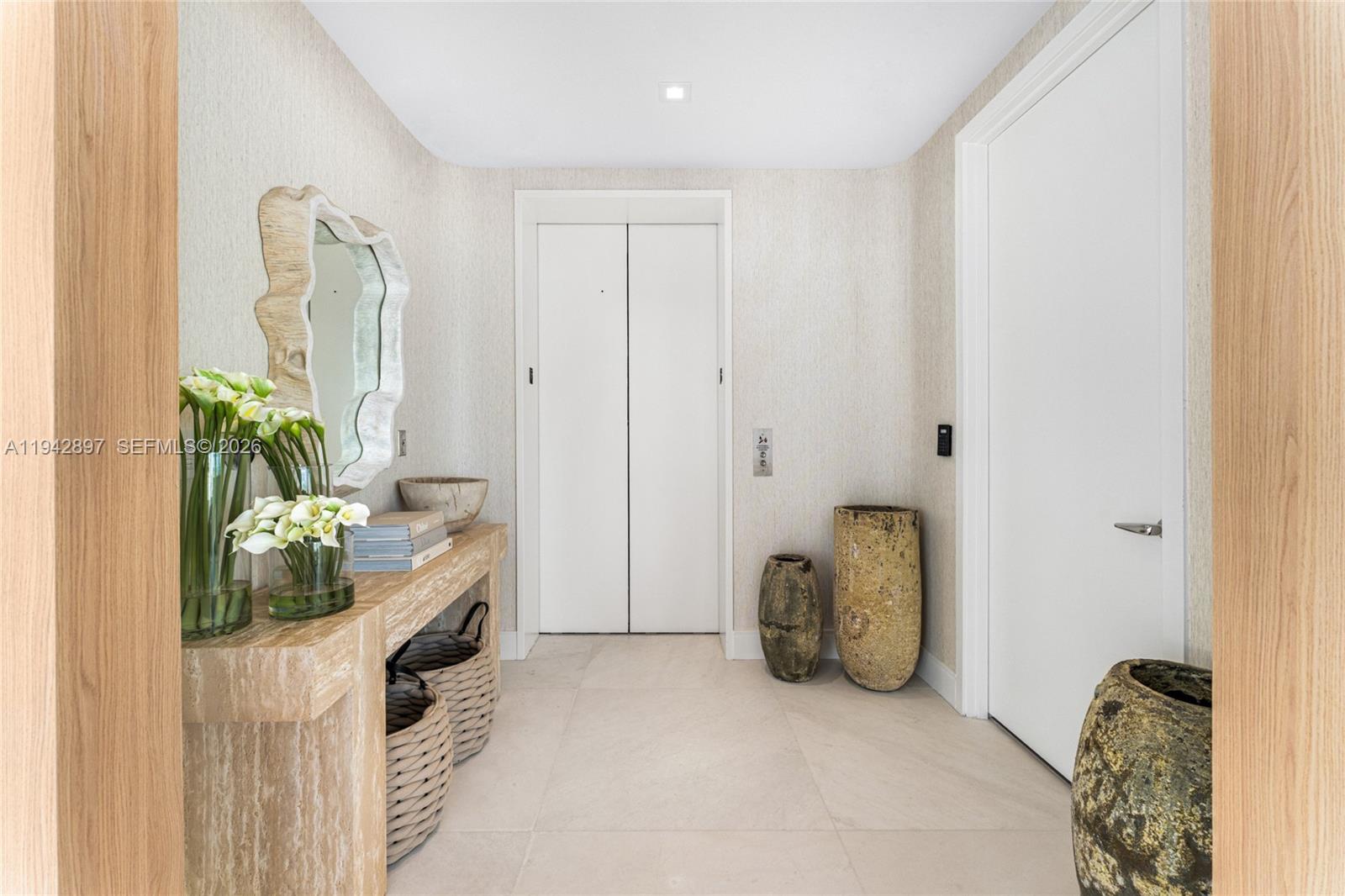 16901 Collins Ave # 1605