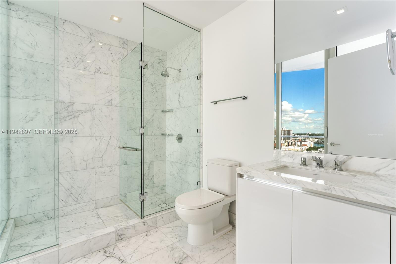 16901 Collins Ave # 1605