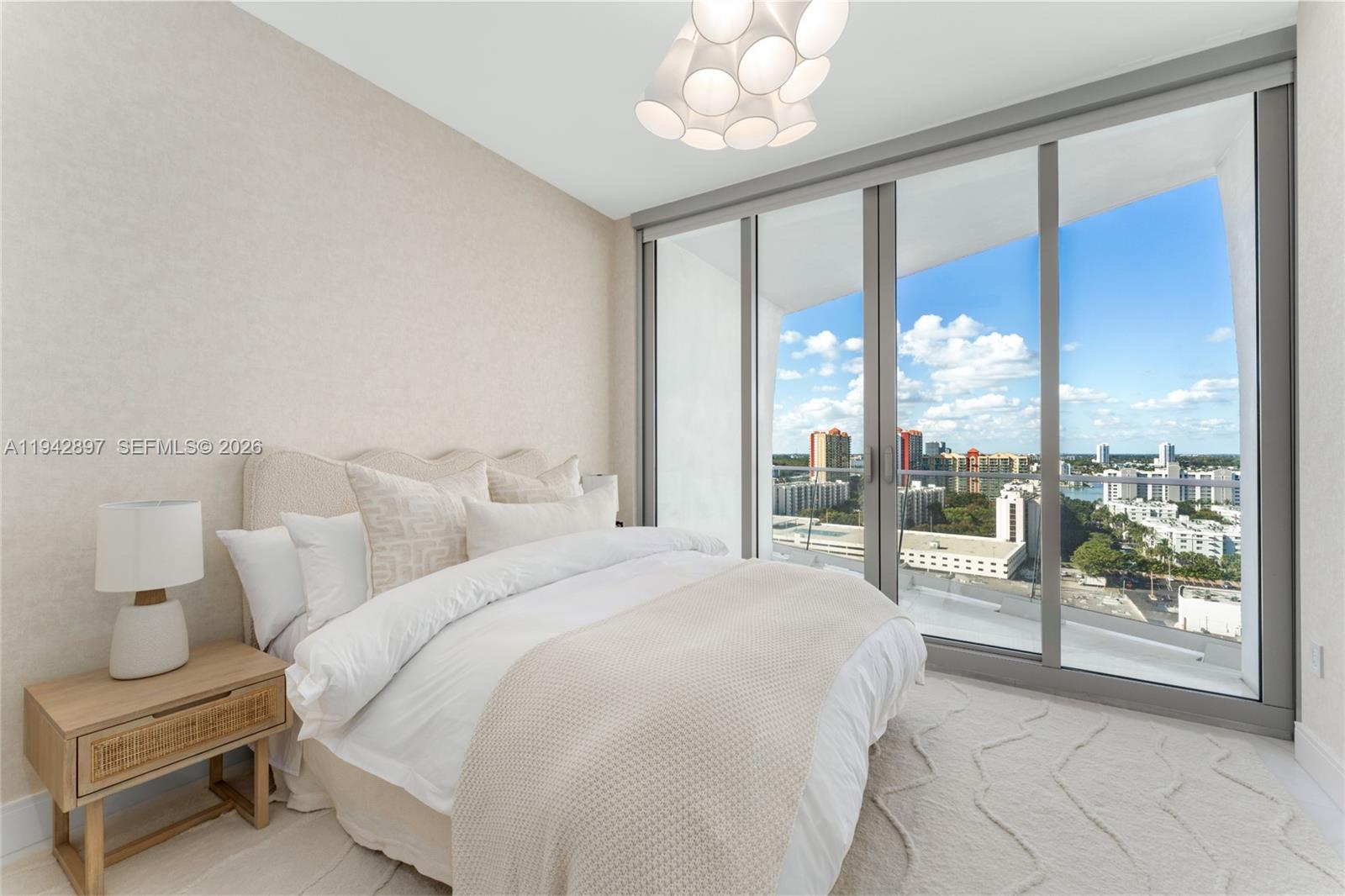 16901 Collins Ave # 1605