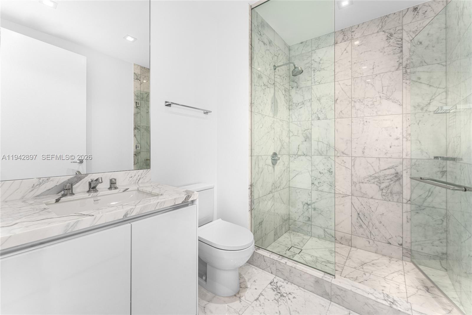 16901 Collins Ave # 1605