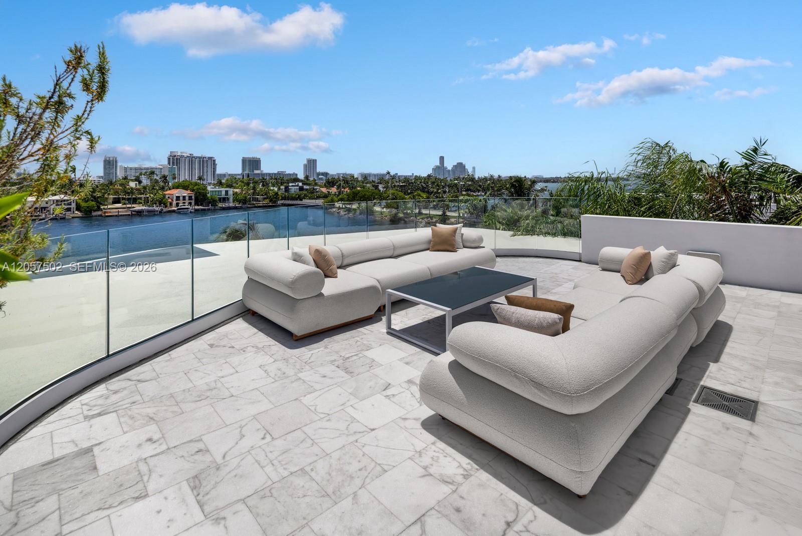 503 E Dilido Dr