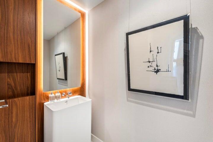 220 SE Mizner Boulevard 424