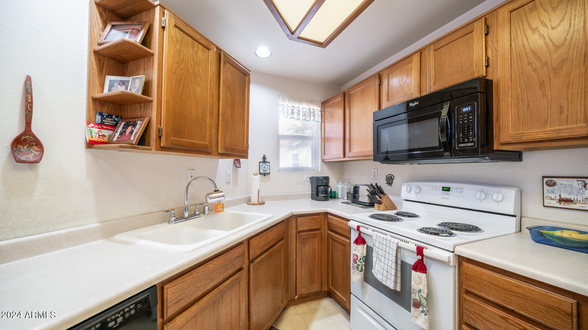 10410 N CAVE CREEK Road, 2036