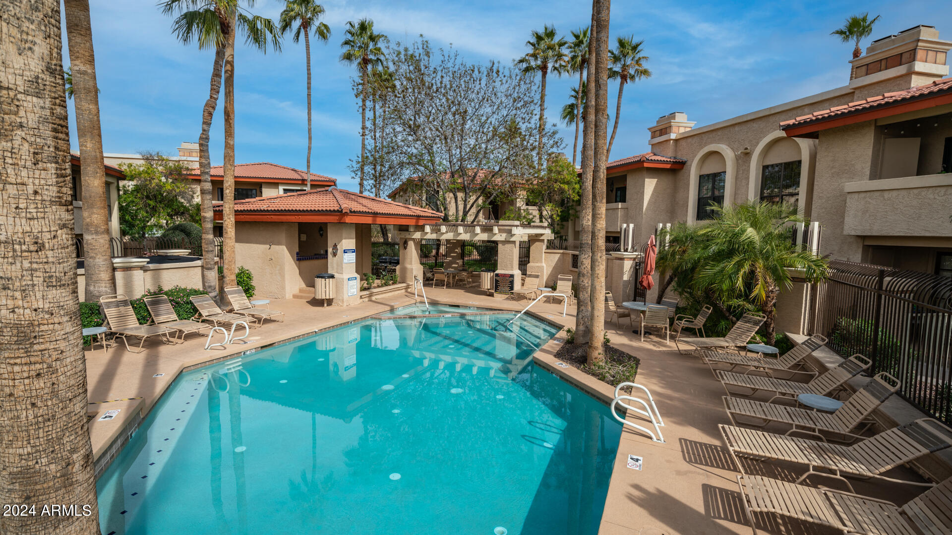 10410 N CAVE CREEK Road, 1114