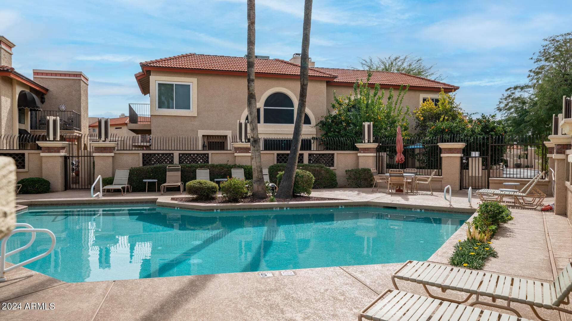 10410 N CAVE CREEK Road, 1114