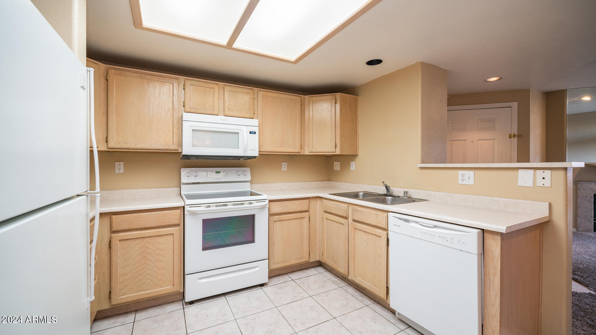 10410 N CAVE CREEK Road, 1114