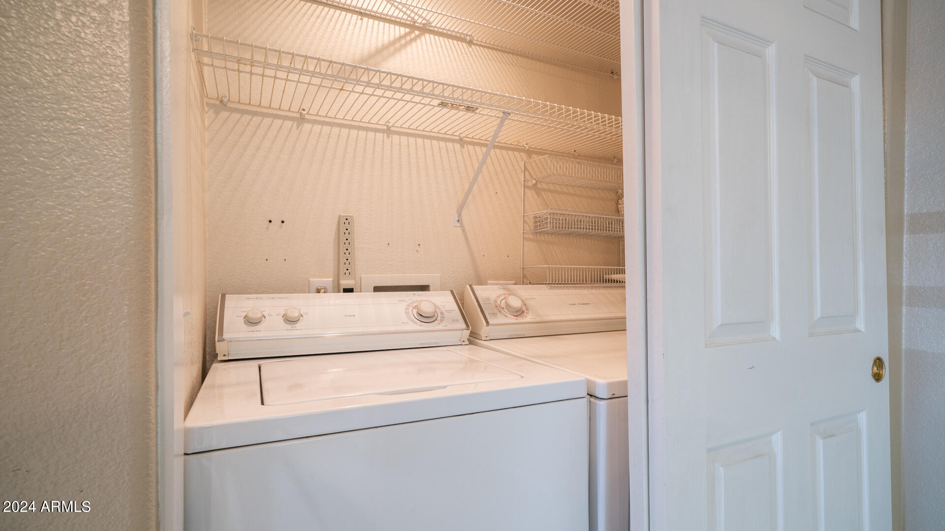 10410 N CAVE CREEK Road, 1114