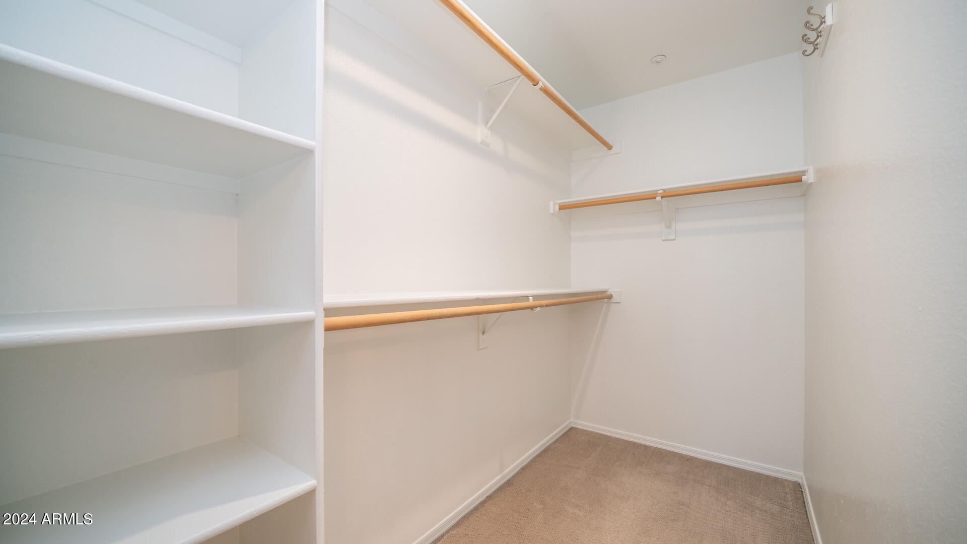 7580 E EARLL Drive, 84